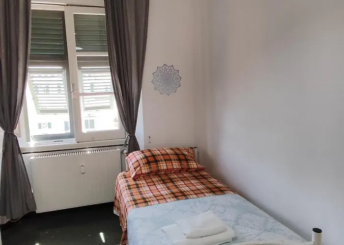 Camera Colombo 12 Genova Rooms